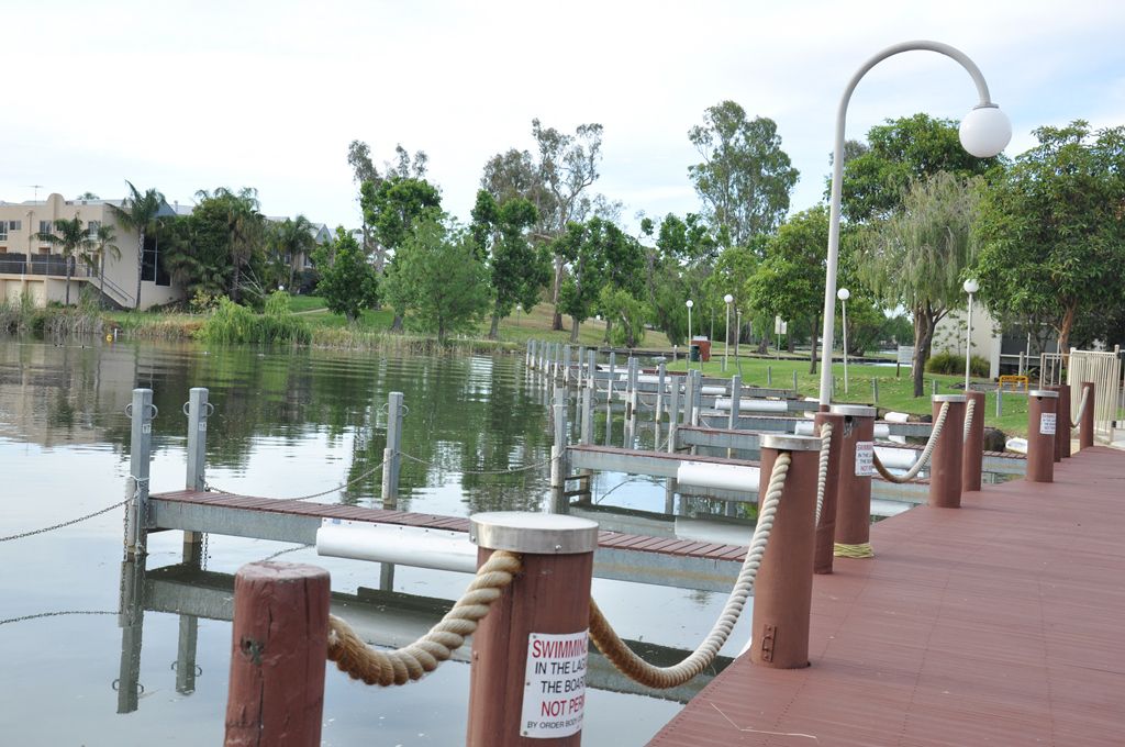 Jetty and Marina - Yarrawonga Lakeside Apartments