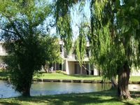 Garden Lake View - Yarrawonga Lakeside Apartments