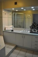 One Bedroom Suite Bathroom - Yarrawonga Lakeside Apartments